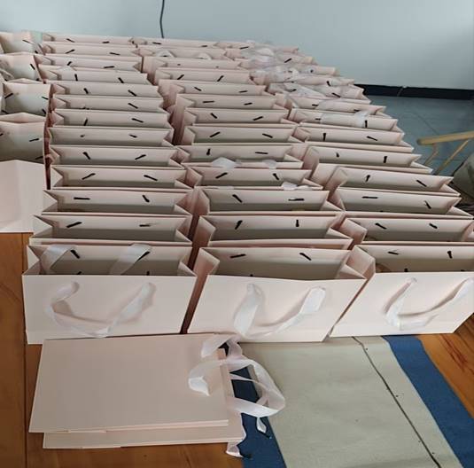 检验医学院工会开展妇女节女教职工慰问活动